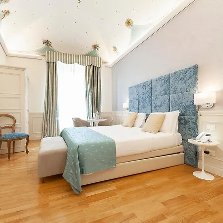 מלון Dei Priori Boutique 4*