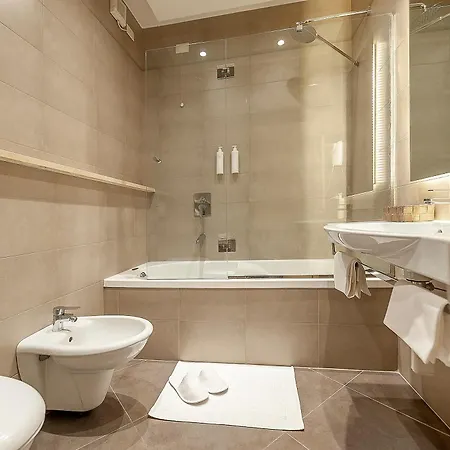 מלון Dei Priori Boutique 4*